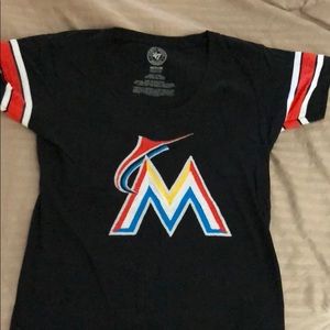 Women’s fitted Tee